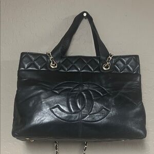 Chic Black Leather Tote with Quilted Satchel Bag